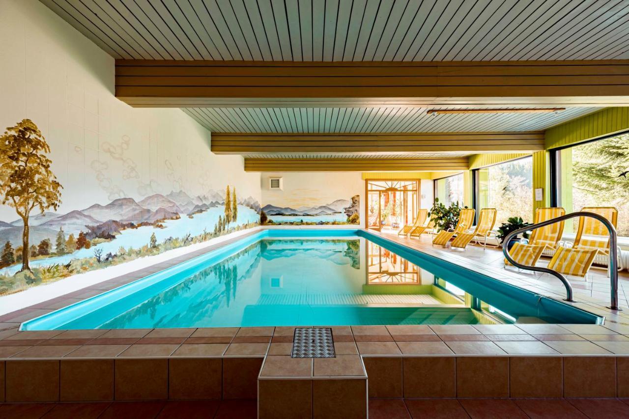 Landhotel Gruenwies -Bonsai-Wellness Garni (Adults Only) ローベルク エクステリア 写真