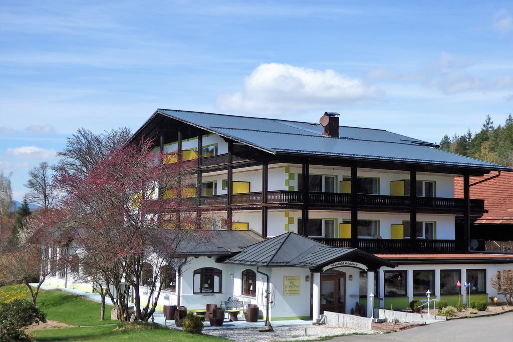 Landhotel Gruenwies -Bonsai-Wellness Garni (Adults Only) ローベルク エクステリア 写真